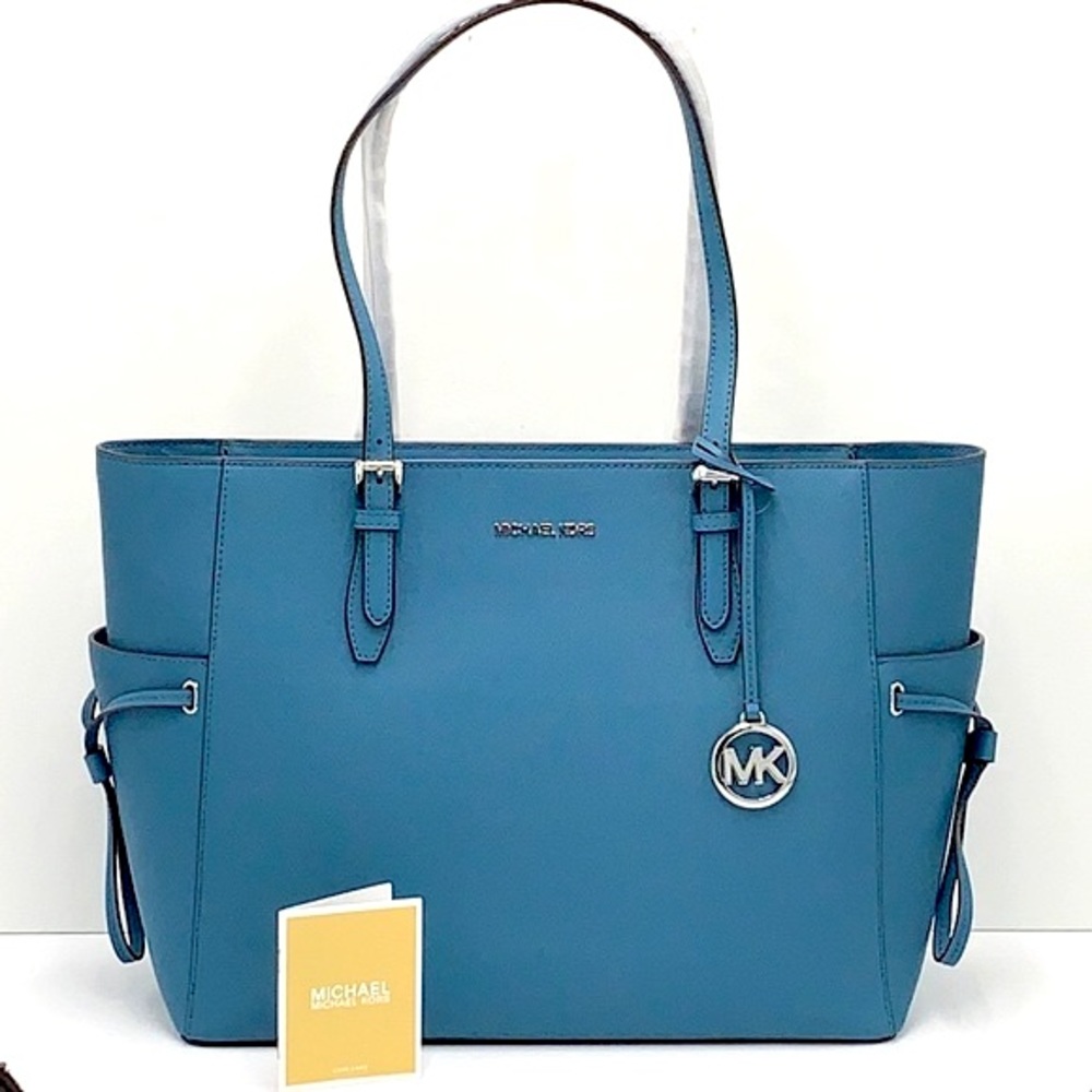 MICHAEL KORS
Gilly Large Saffiano Leather Tote Bag
TEAL COLOR